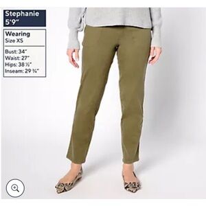 D&CO Green Ankle-Length Relaxed Fit Pants size medium